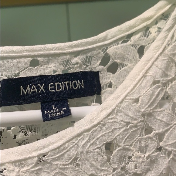 Super cute white top - Picture 2 of 5